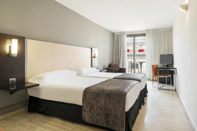 Room, Triple, City View, Ilunion Almirante Ex Confortel Almirante 1/1