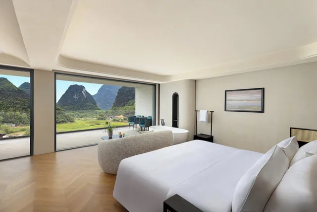Kids Fun, Fun, Suite, King and Queen Bed، voco Guilin Yangshuo by IHG 2/8