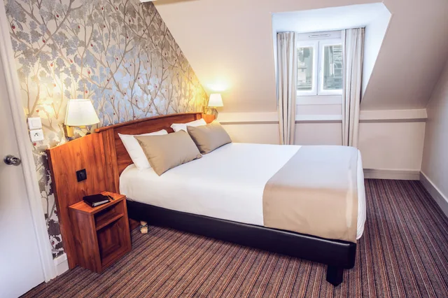 غرفة كومفورت بسرير كوين، TIMHOTEL LE LOUVRE 2/10