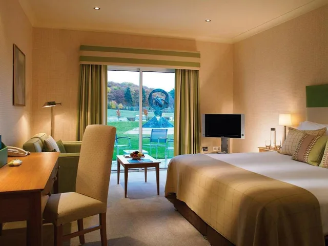 غرفة تنفيذية بسريرين منفصلين، Donnington Valley Hotel and Spa 2/8