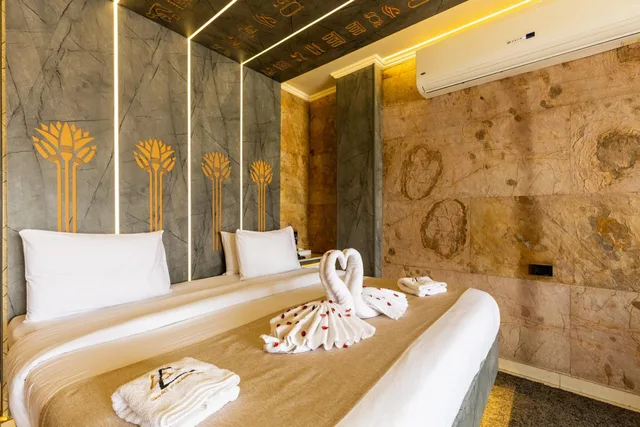 جناح جونيور بسرير كوين، Great Pyramid Inn 6/10