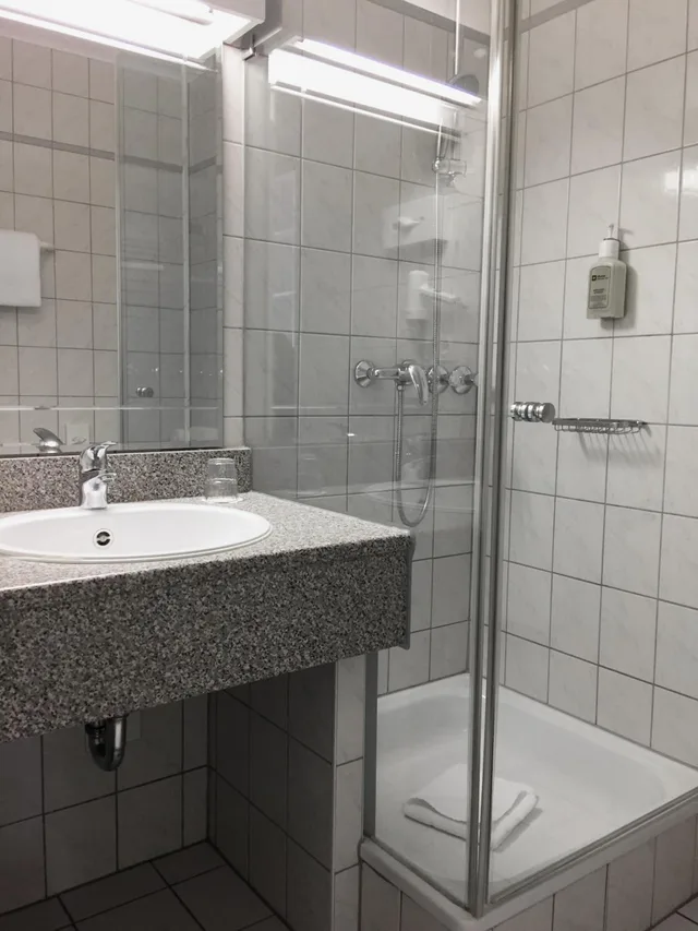 غرفة كومفورت بسرير مزدوج، Hotel Schweizer Hof Kassel 7/7