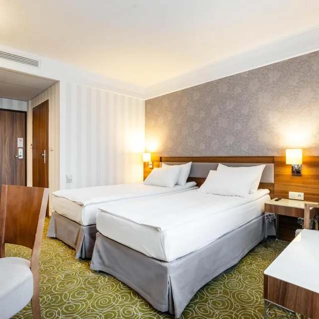 غرفة بسريرين منفصلين، Hotel Lord 3/10