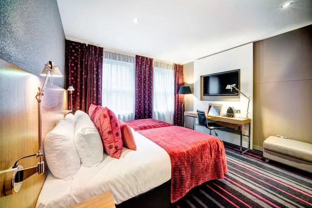 City, Twin Beds, Apex City 10/15