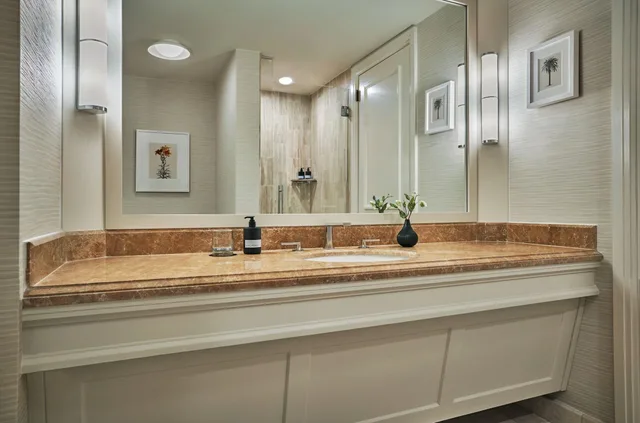 1 Bedroom, Ocean, Suite, Corner، Pendry Newport Beach 2/2