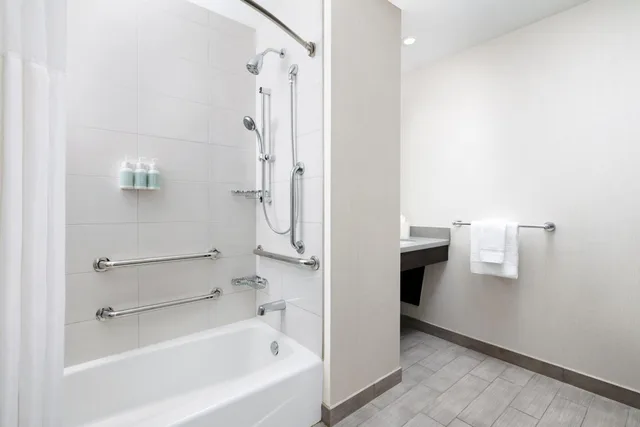 Studio, 2 Queen Beds, Partial City View, Bathtub, Accessible، Residence Inn by Marriott New York Downtown Manhattan/World Trade Center Area 6/6