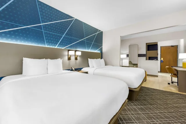 جناح بسريرين كوين مع أريكة، Comfort Suites London, KY 3/8