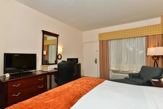 غرفة قياسية بسرير كينج للمدخنين، Best Western Lake Okeechobee 3/10