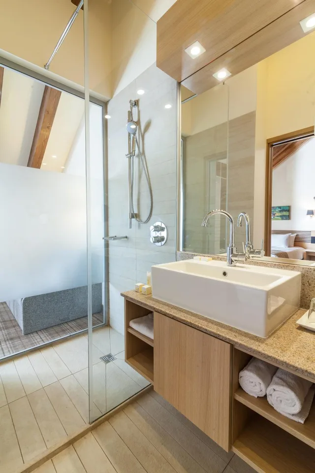 غرفة بسريرين منفصلين مع أريكة، Ana Hotels Sport Poiana Brasov 4/4