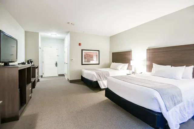 غرفة قياسية بسريرين كوين لذوي الإعاقة، Shutters Hotel 1/8