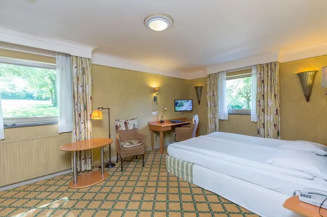 Deluxe, Double Bed, Hotel Kasteel Erenstein 1/5