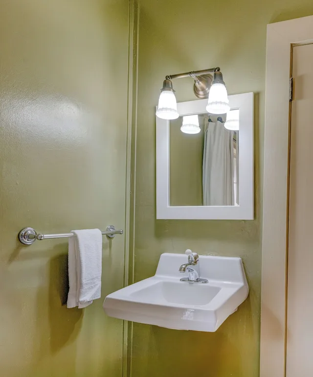 Lodge, 2 Double Beds, Main Building، Lake Quinault Lodge 4/4