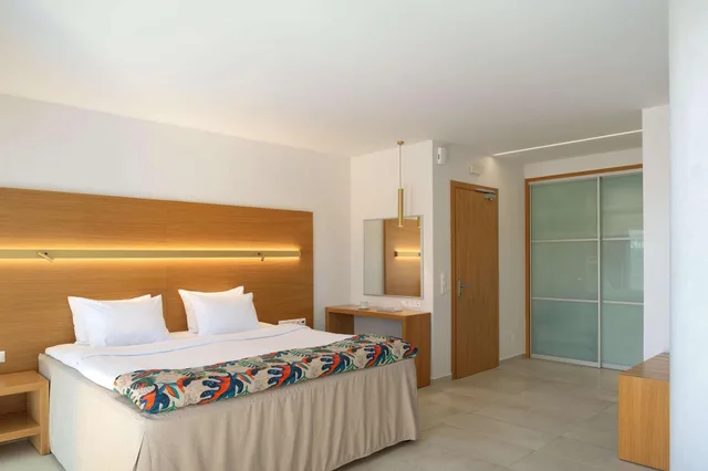 جناح جونيور بإطلالة على البحر، High Beach Resort & Spa 3/10