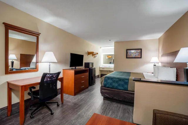 جناح بسرير كينج، Econo Lodge Inn & Suites Cayce I-26 Airport 5/6
