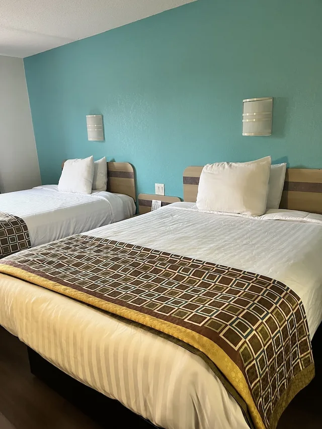 غرفة بسريرين كوين، Howard Johnson by Wyndham Clarksville Tennessee 3/8