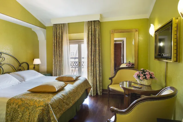 غرفة سوبيريور بسرير كوين، Art Hotel Orologio 1/10