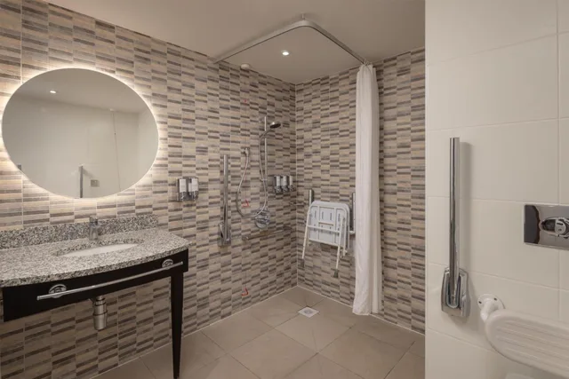 غرفة بسرير كوين مع أريكة لذوي الإعاقة، Hampton By Hilton London Stansted Airport 7/9