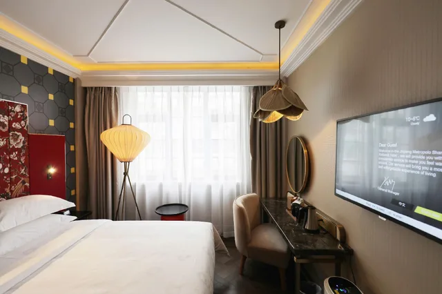 Elegant, Double Bed, Jinjiang Metropolo Shanghai Xintiandi Hotel 3/3