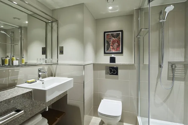 غرفة تنفيذية بسرير كوين، London Marriott Hotel Kensington 3/3