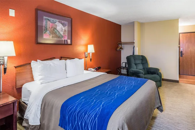 غرفة بسرير كوين لذوي الإعاقة، Quality Inn Scottsbluff NE 1/2