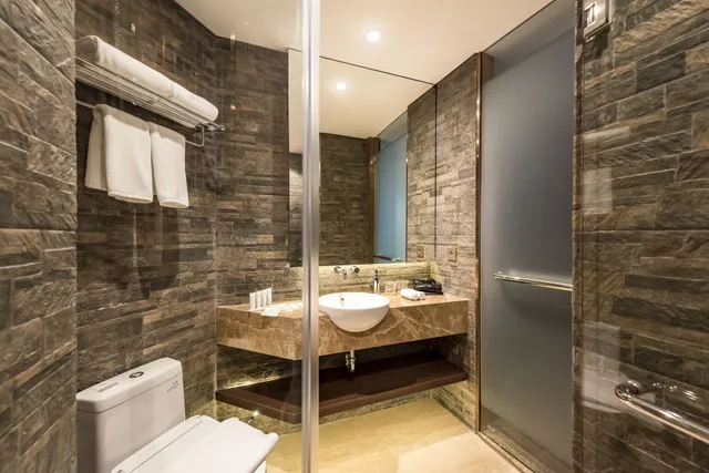 Executive, Queen Bed, Ashley Tang Menteng Jakarta 4/5