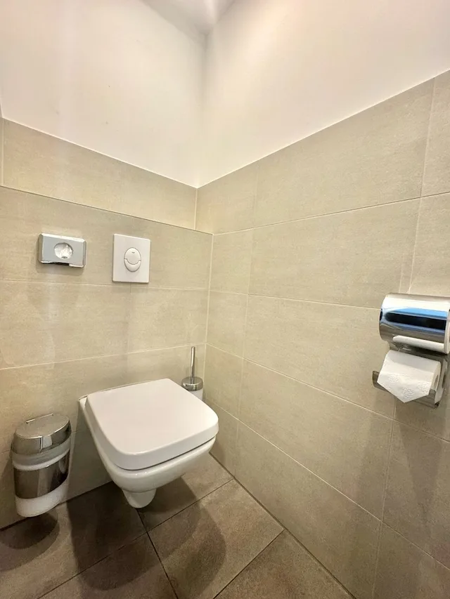 غرفة قياسية بأسرّة بطابقين بإطلالة على الفناء بشرفة، AR City Hotel Berlin 6/7