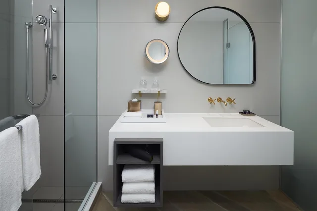 Room, King Bed, Andaz Ottawa Byward Market A Concept By Hyatt 5/5