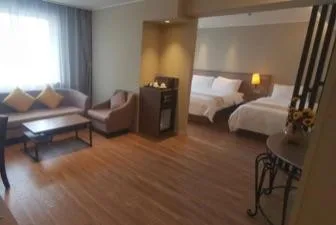 غرفة عائلية بسرير كوين وسرير فردي، Home Inn Plus (Harbin Central Street) 2/2