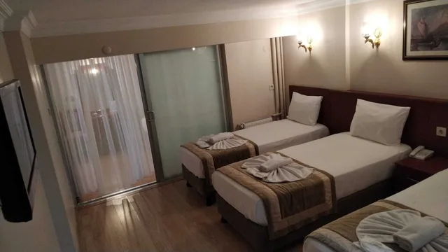 غرفة متصلة بسرير مزدوج وسريرين منفصلين، Hotel Akyildiz 2/4