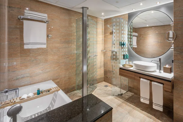 Connecting, the Level, Family Suite، Melia Valencia Palacio de Congresos Formely Hilton Valencia 6/8