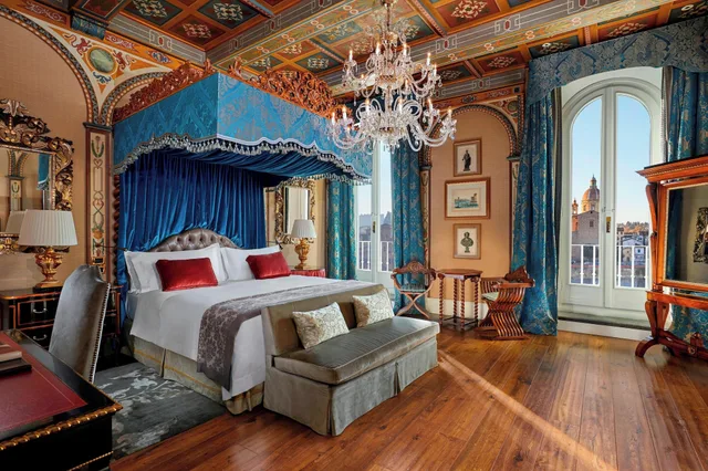 Royal, Suite, King Bed, River View, Balcony, The St Regis Florence 3/7