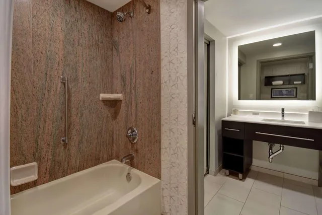 جناح بسريرين كوين بإطلالة على المدينة بغرفة نوم واحدة، Homewood Suites by Hilton Edgewater-NYC Area 2/2