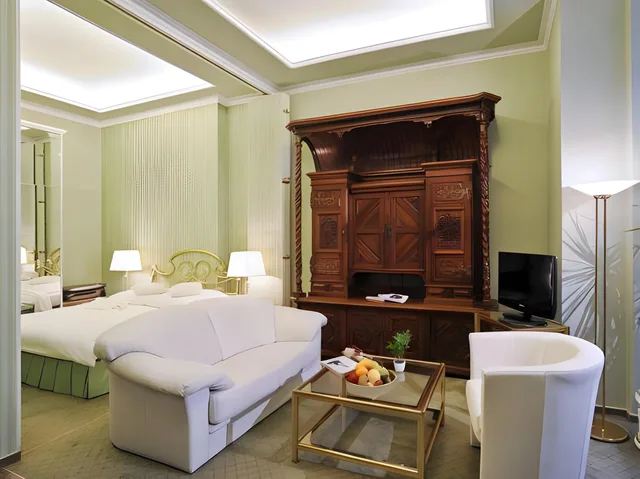 Suite, Queen Bed, Hotel Palmenhof 1/1