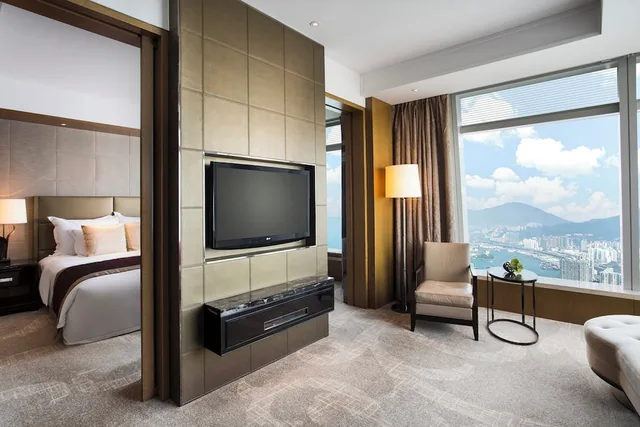 1 Bedroom, Deluxe, Suite, King Bed, Sea View, Club Floor، The Ritz Carlton Hong Kong 4/7