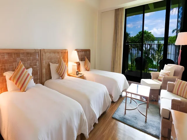 Club, Courtyard, 3 Beds, Ocean View، Hotel Moon Beach Okinawa 1/1