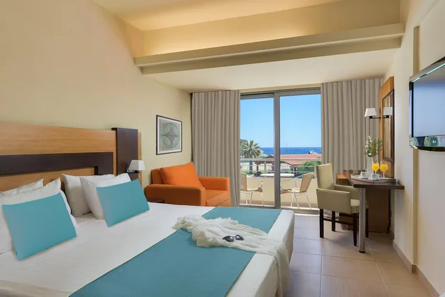 Deluxe Swimp Up room، Leonardo Kolymbia Resort 1/3
