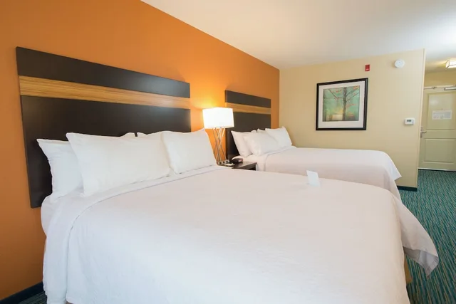 غرفة قياسية بسرير كينج لذوي الإعاقة، Holiday Inn Bismarck 1/10