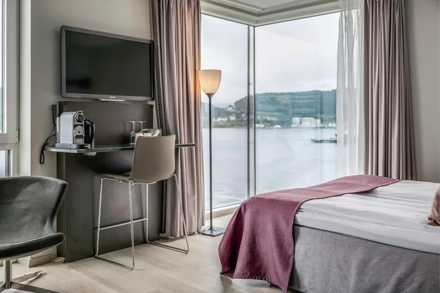 Junior Suite, Sea View, QUALITY HOTEL WATERFRONT 2/4