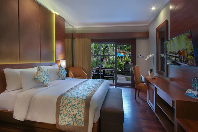 Premier, Double Bed, Pool View, ADHI JAYA HOTEL 1/4