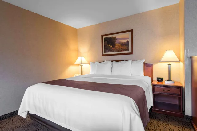 جناح بسرير كينج، Quality Inn Burlington, CO 1/3