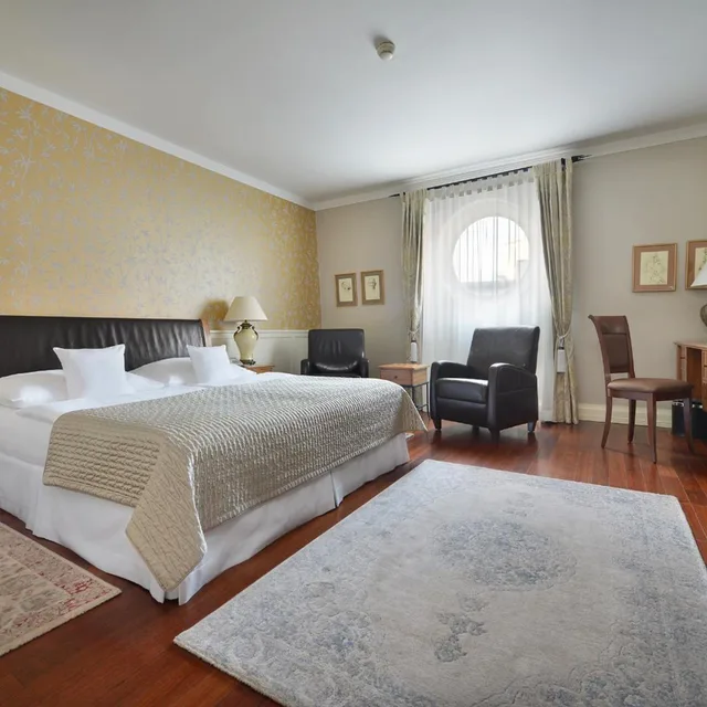 غرفة تنفيذية بسرير كينج، Marrol S Hotel 5/10