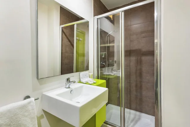 غرفة عائلية بسرير مزدوج وسريرين منفصلين، VOI Alimini Resort 3/3