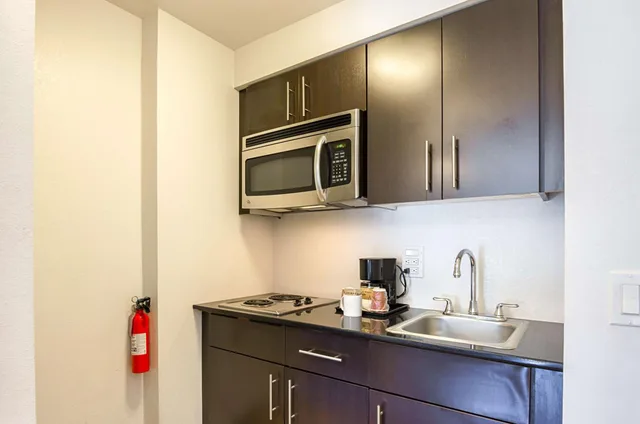 2 King Beds - Non-Smoking, Studio6 Concord, CA 4/4