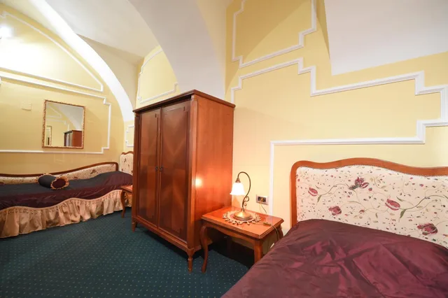 جناح ملكي، Hotel Leopold I 3/5