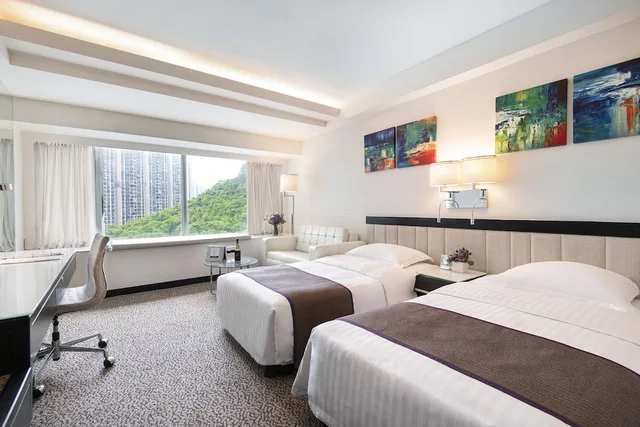 غرفة سوبيريور بسريرين منفصلين مع أريكة سرير، Regal Riverside Hotel 2/4