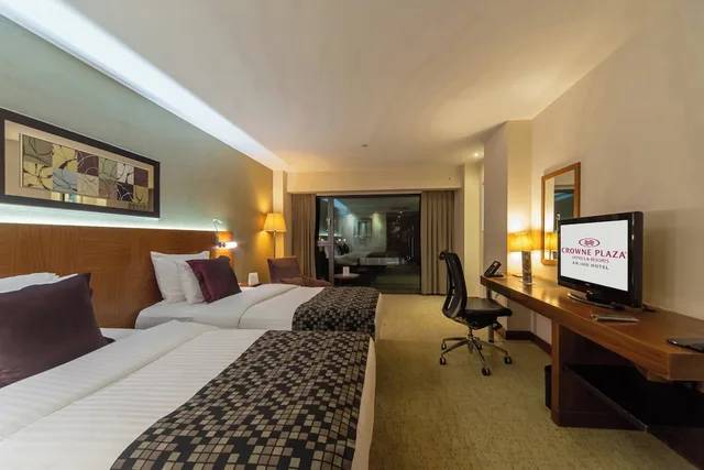 غرفة بريميوم بسريرين منفصلين، Crowne Plaza Istanbul Harbiye Hotel 5/10