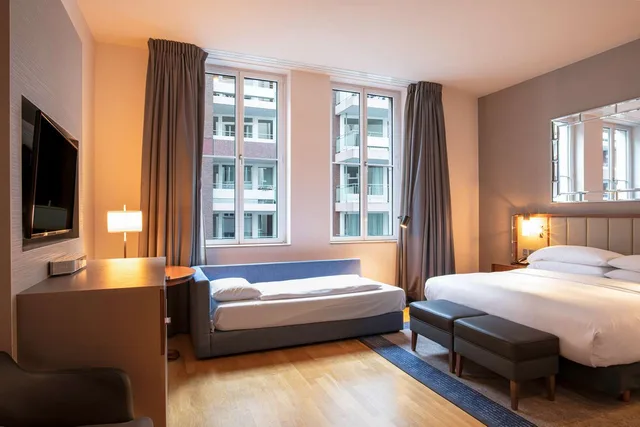 غرفة عائلية مع سرير إضافي، Hilton Cologne Hotel 1/4