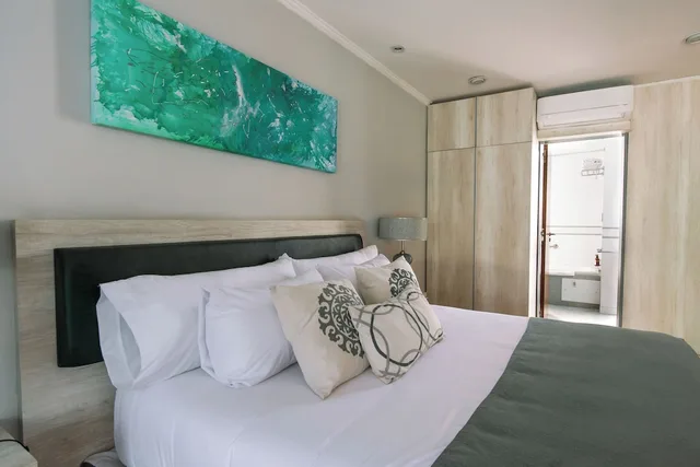 غرفة كلاسيكية بسرير كوين بإطلالة على الحديقة، Hotel Camberland 2/8