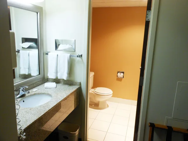 Suite, Queen Bed, Americas Best Value Inn and Suites St Cloud 5/5