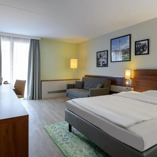 غرفة قياسية بسرير كينج وسرير كوين، Mercure Hotel Stuttgart Sindelfingen an der Messe 5/10